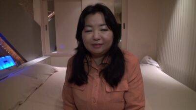 0001375_五十路爆乳のぽっちゃり日本人女性が人妻NTRセックス - Japan on vidgratis.com