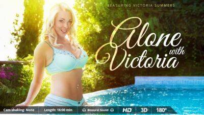 Alone with Victoria - Britain on vidgratis.com