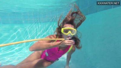 Cute Teen Irina Poplavok Swims Naked Underwater - Russia on vidgratis.com