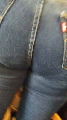 Kali's and Mellisa's Asses In Jeans on vidgratis.com