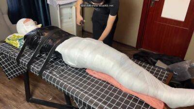 Mummy And Vacuum Bed on vidgratis.com