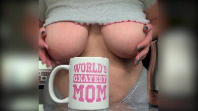 Mature Mom Gets Her Big Tits Out While Making Morning Coffee - Britain on vidgratis.com