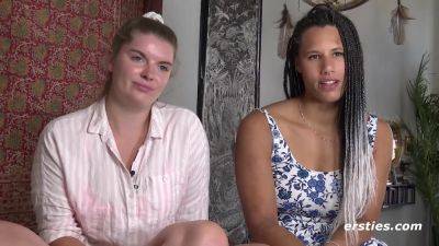 Amateur lesbians Natascha & Lena S - Brunette - Germany on vidgratis.com