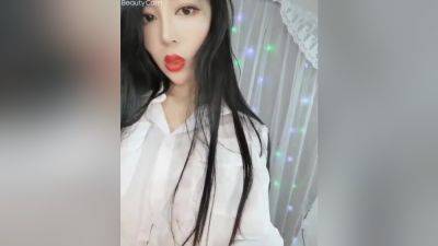 Beautiful Asian Babe Playing On Camera - China on vidgratis.com