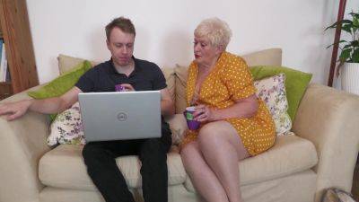 Granny rides the big piece of her nephew in out of this world homemade XXX on vidgratis.com