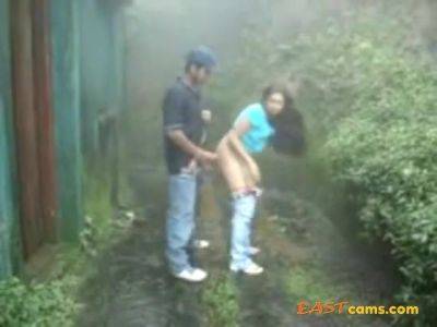 Outdoor Public Suck Fuck Rain on vidgratis.com