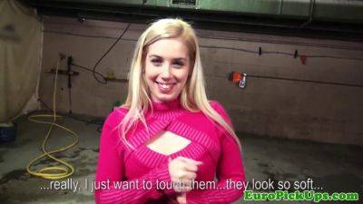 Hot blonde caught flashing her camera in public - POV reality sex on vidgratis.com