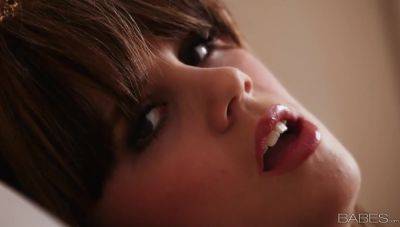 Alexis Adams - Sofy Lips - Alexis adams on vidgratis.com