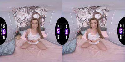 Anete Jordan's solo orgasm in virtual reality POV video - Czech Republic - Jordan on vidgratis.com