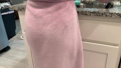 Young Woman Pisses On Kitchen Floor While Cleaning on vidgratis.com
