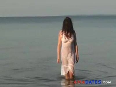 My Pantyhose Girlfriend See Through On The Beach on vidgratis.com