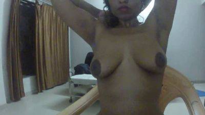 Sexy Indian MILF Boobs Squeeze and Suck on Each Other's Nipples - India on vidgratis.com