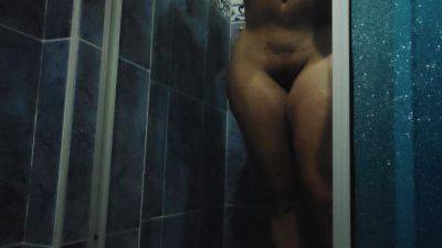 Woman Is Caught Nude In Public Bathroom on vidgratis.com