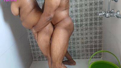 Indian Couple In Bathroom Early - Morning Sex - India on vidgratis.com