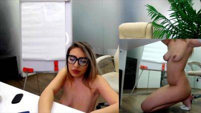 How can they are so slutty in the office on vidgratis.com