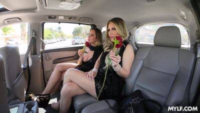 Bitches receive the same load on their faces after harsh back seat threesome on vidgratis.com
