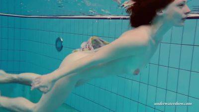 Russian Petite Skinny Beauty Lera Underwater - Russia on vidgratis.com