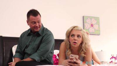 Young blonde is surprise by stepdad's proposals regarding her young pussy on vidgratis.com