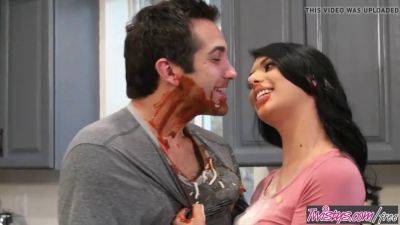 Gina Valentina gets her mouth filled with Donnie Rock's big cock and takes it in the fight on vidgratis.com