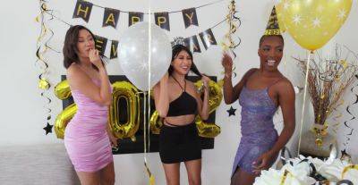 Bitches smash the party with threesome sex in flawless rounds on vidgratis.com