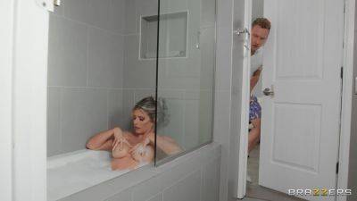 Spicy sex treat for mommy after the needy stepson spies on her in the tub on vidgratis.com