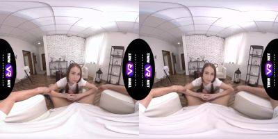 Jenny Fer takes a deep dicking in virtual reality & begs for more! - Russia on vidgratis.com