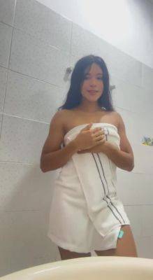 Join me in the shower daddy on vidgratis.com