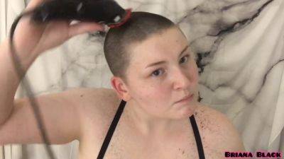 All Natural Babe Films Head Shave For First Time - Big tits on vidgratis.com