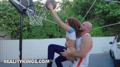 REALITY KINGS - Willow Ryder Knows JMac Basketball Skills Are Not Good Thats Why She Motivates Him By Showing Her Tits on vidgratis.com