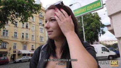 Denisse viene a Praga per divertirsi ma non per Musei Noiosi - POV reality porn - Czech Republic on vidgratis.com