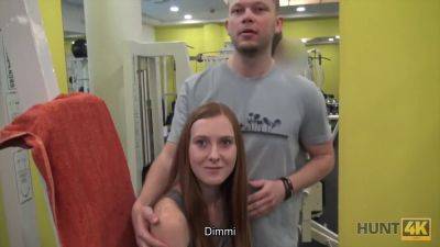 Redhead teen in palestra indulges in a wild POV blowjob with a hung dude on vidgratis.com