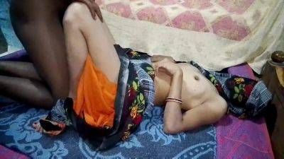 Aaj Padosan Bhabhi Ki Jamkar Chudayi Kar Diya Bhabhi Chilla Gayi Or Condom Fat Gaya To Sara Maal Bhabhi Ki Chut Me Hi Chhut Gaya - India on vidgratis.com