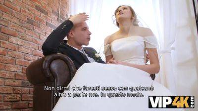 La coppia sposata decide di vendere la figa della sposa a buon prezzo - VIP4K reality porn - Czech Republic on vidgratis.com