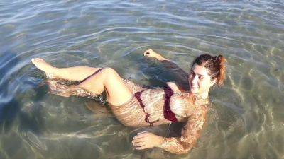 Spied, Touched And Cum On Her Face On The Beach. Girl Shok 12 Min on vidgratis.com