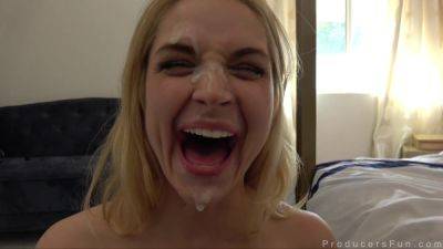Blondie with big blobs answers questions during sex - Cumshot on vidgratis.com