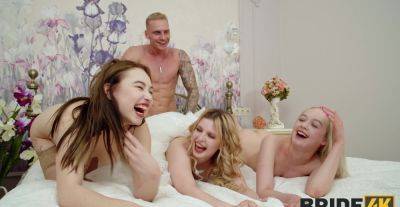 Passionate broads get steamy together in very intense lezzie kinks on vidgratis.com