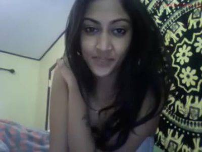 Hot Indian Girl On Her Webcam! (part 1) - India on vidgratis.com
