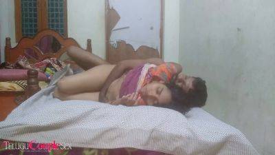 Telugu Hot Aunty Fucked Hard In Bed on vidgratis.com