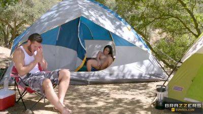 Dillion Harper - Raising the Tent on vidgratis.com