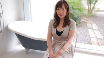 小林真梨香 46歳 清楚な仮面をかぶった性欲モンスター人妻 - Japan on vidgratis.com