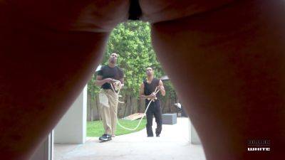 Gardeners called in by Marica Hase for filling all her holes with piss clean-up BIW024 - PissVids - Usa on vidgratis.com