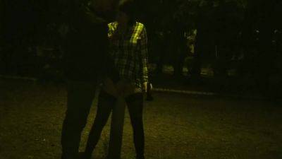 Kinky Couple Masturbates Together In A Public Park on vidgratis.com