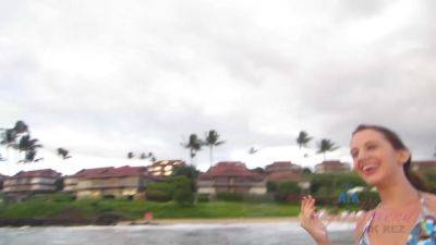 Virtual Vacation In Hawaii With Ashlynn Taylor Part 1 - Usa on vidgratis.com