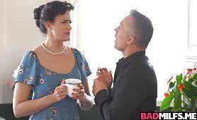 Marcus London lustfully taste Penny Barbers mature twat on vidgratis.com