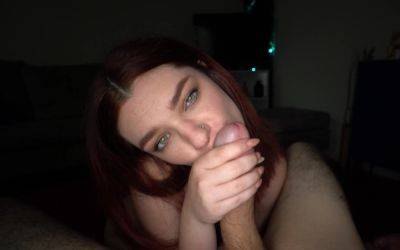 Redhead throats the big dick while moaning for harsh sex on vidgratis.com