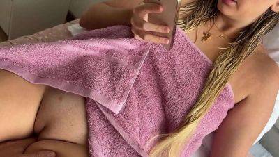 Step Daughter's Shower Surprise on vidgratis.com