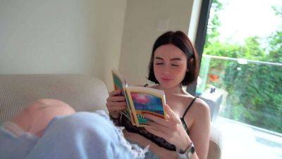 Sensual Stepsister Lends a Hand with Homework on vidgratis.com