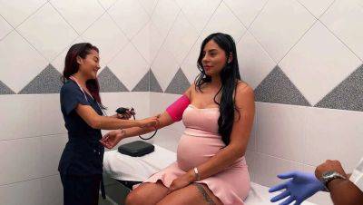 Bangin' a Pregnant Latina's Big Booty in the Doctor's Office on vidgratis.com