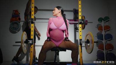 Sporty Latina princess devours tasty dick at the gym in amazing interracial on vidgratis.com
