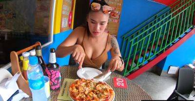 Pizza before making a homemade sex tape with his busty Asian girlfriend - Thailand on vidgratis.com